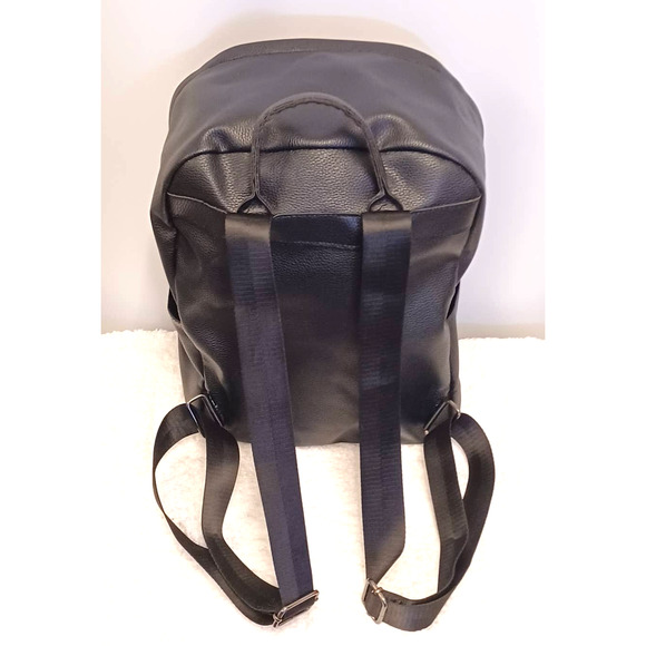 Backpack Vegan Leather with Zippered Closure & Side Pockets - Picture 2 of 9